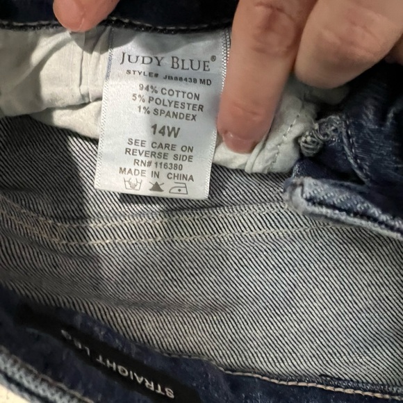 Judy Blue Distressed Blue Jeans - Picture 5 of 8